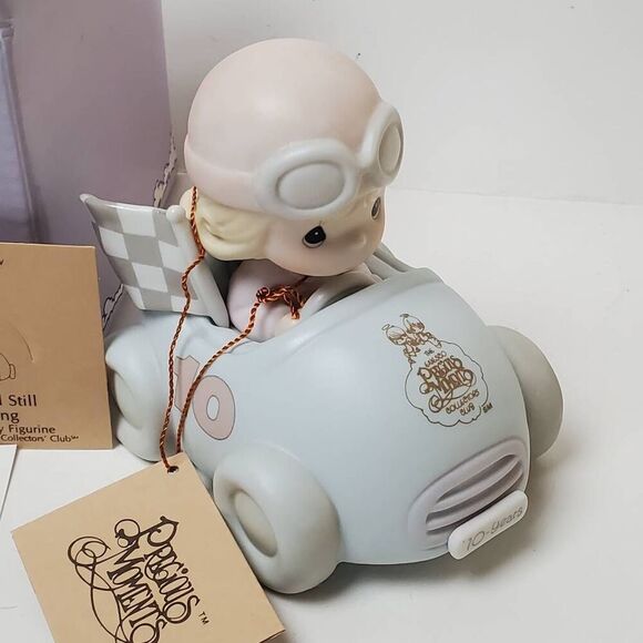 Precious Moments Ten Years And Still Going Strong 1990 Members Only Figurine Ves - Picture 2 of 7